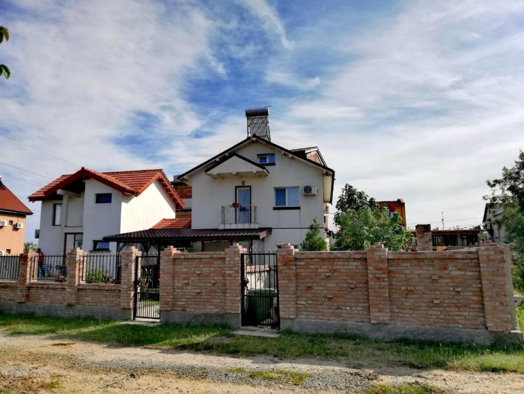 Отель Casa Alba Нэводари Экстерьер фото