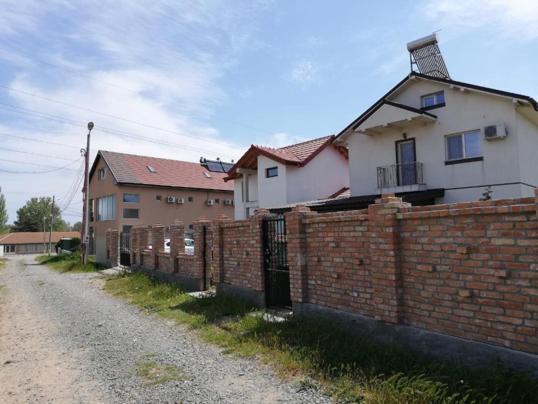 Отель Casa Alba Нэводари Экстерьер фото